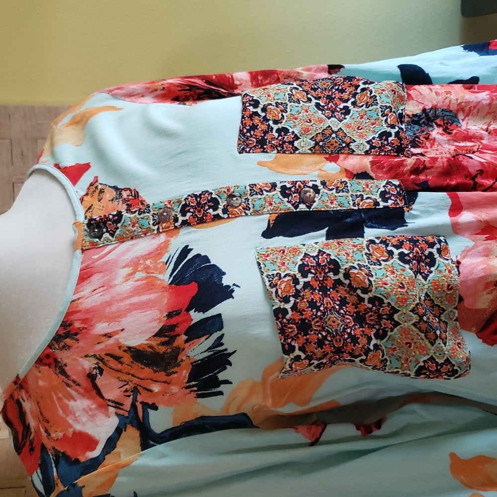 Fig and Flower Tunic Top M